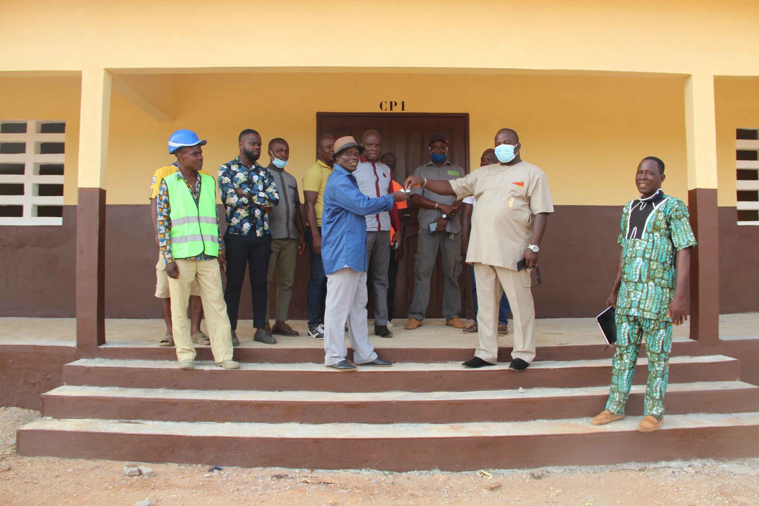 INAUGURATION DE SALLES DE CLASSES À OUEOULO